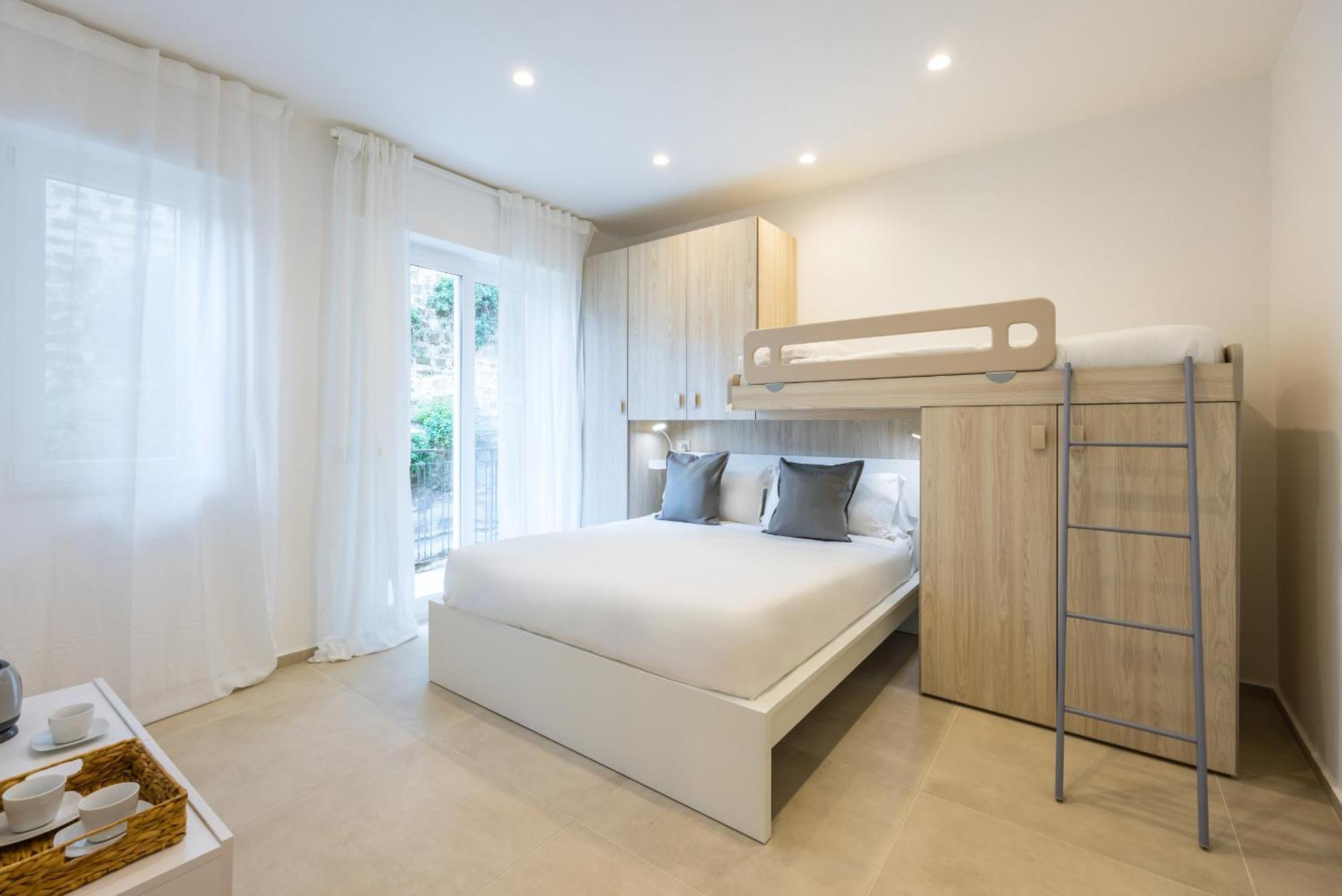 Montesanto View Rooms By Wonderful Italy نابولي المظهر الخارجي الصورة